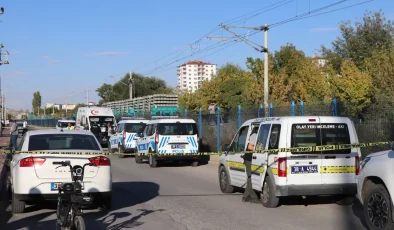 Kayseri’de Yük Treni Çarpan Yaşlı Adam Hayatını Kaybetti