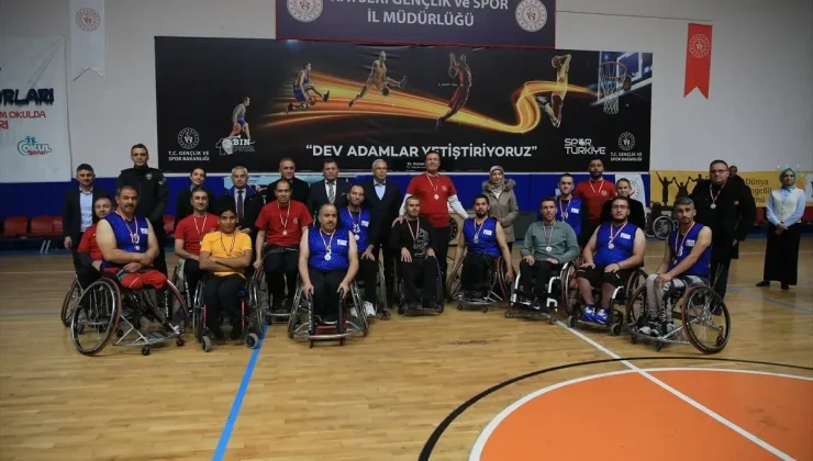 Kayseri’de Engelliler Haftası Etkinlikleri: Bedensel Engelliler Basketbol Takımı Galip Geldi